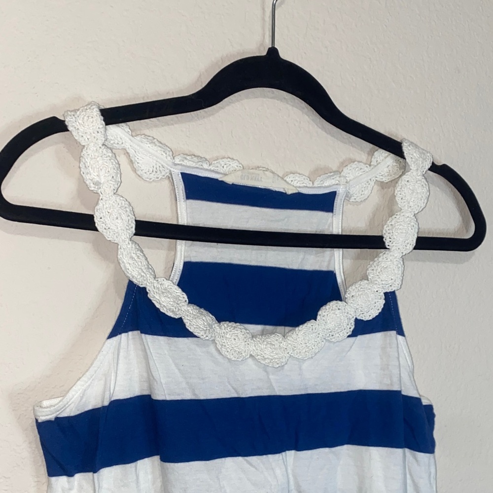 🎈Blue and white striped tank top with lace crochet like patterned straps!